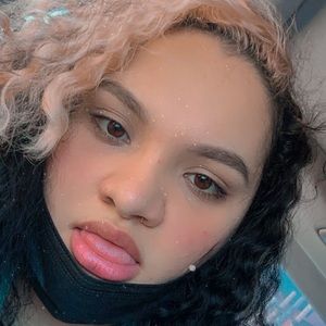 Meet your Posher, Evelyn